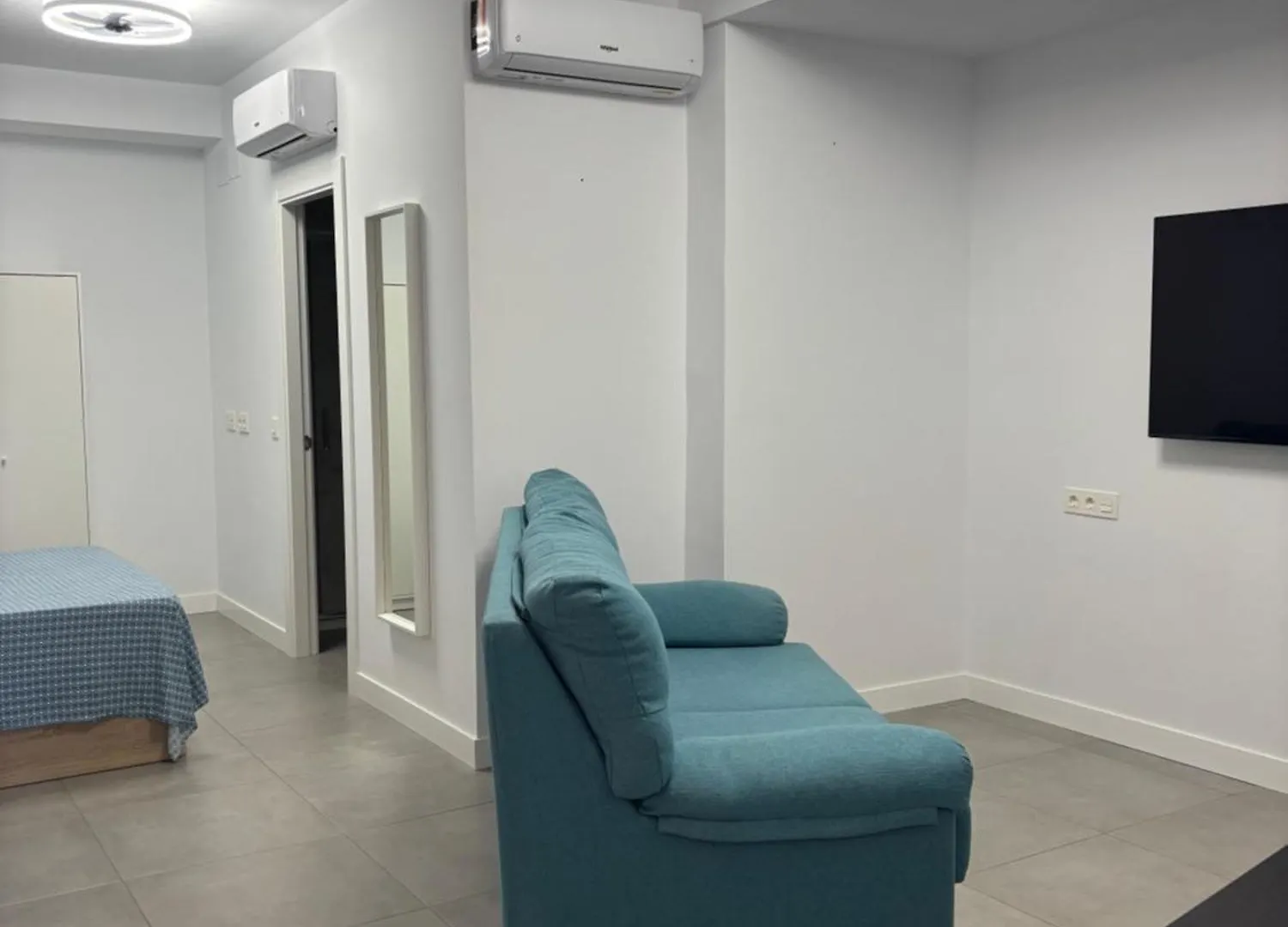 Apartamento 3 A 10 Min Caminando De La Estacion De Bus Y Tren Maria Zambrano Malaga Apartment